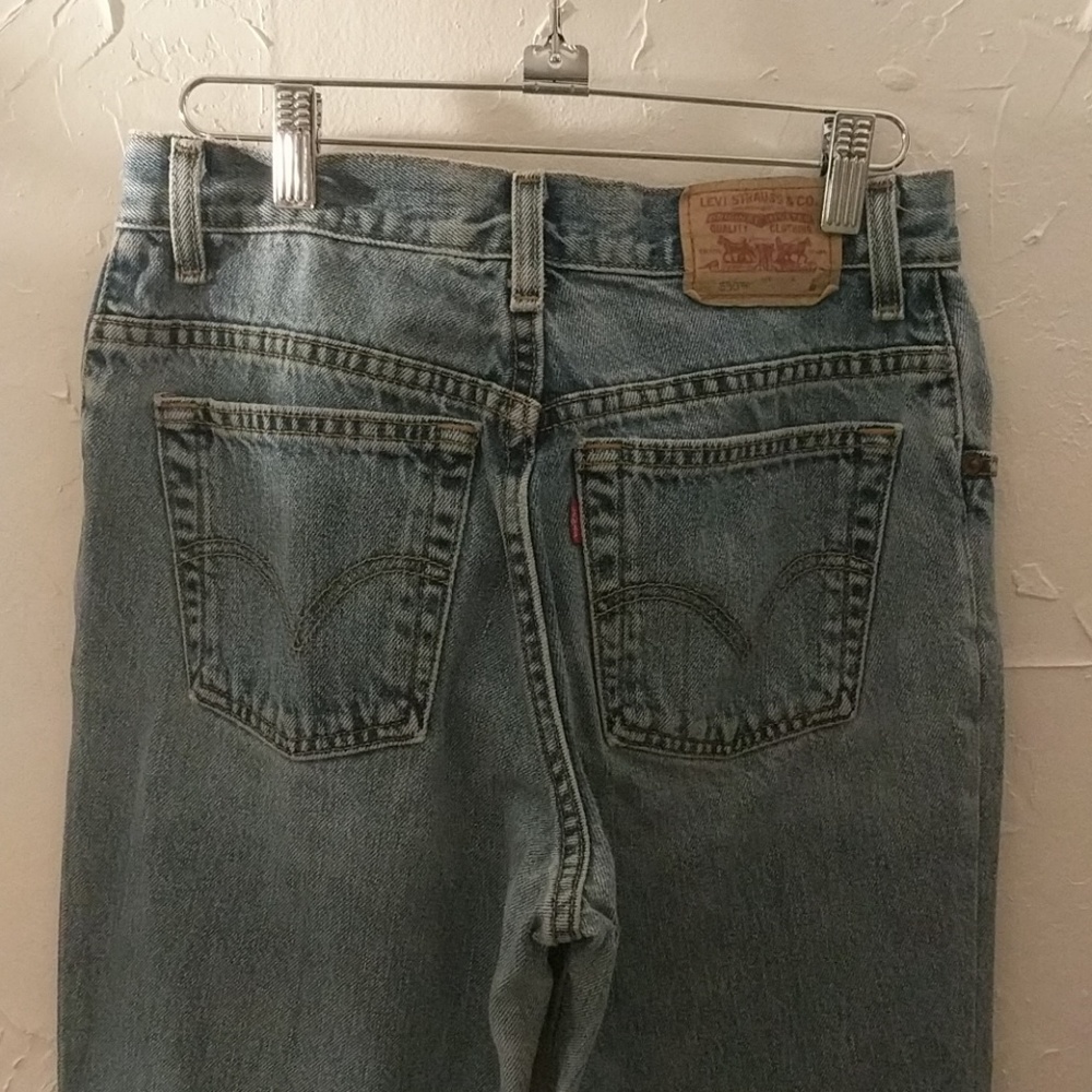 SOLD Vintage High Waist-Tappered 550 Levi's - Picture 4 of 7